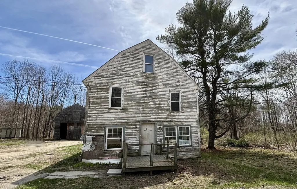 182 Cobb Road Poland ME 04274