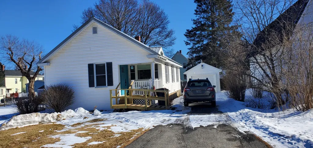 19 Woodbury Street Bangor ME 04401