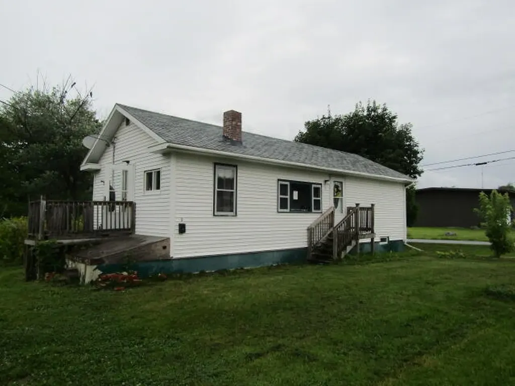 15 Beech Street Calais ME 04619
