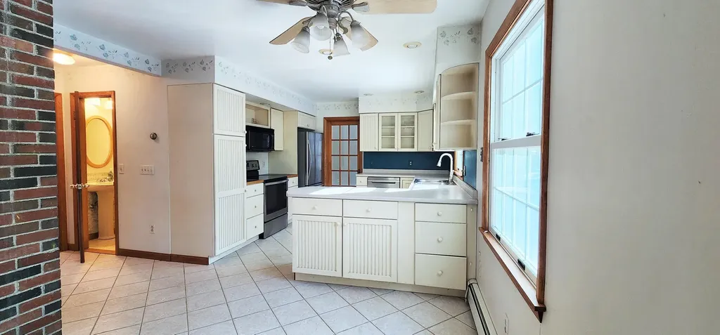 38 Monroe Road Hampden ME 04444