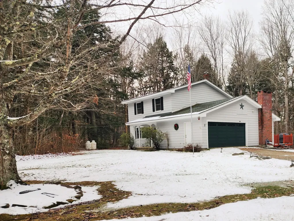 38 Monroe Road Hampden ME 04444