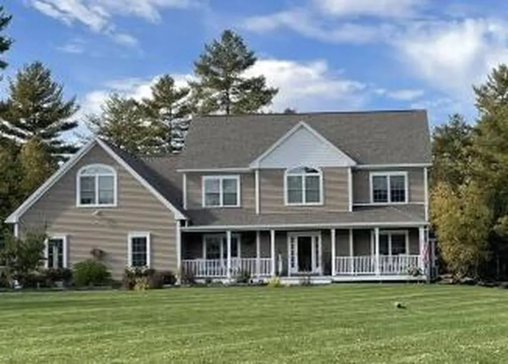 77 Dunton Circle Hampden ME 04444