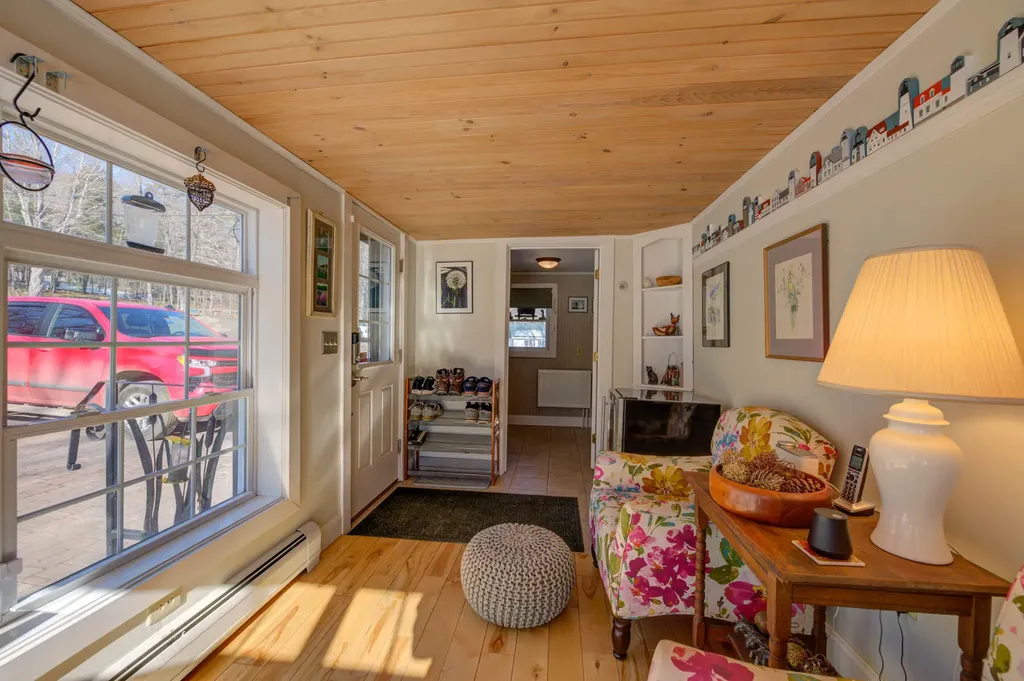 18 Kayak Lane Belgrade ME 04917