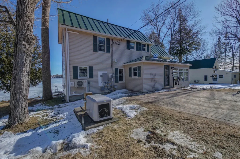 18 Kayak Lane Belgrade ME 04917
