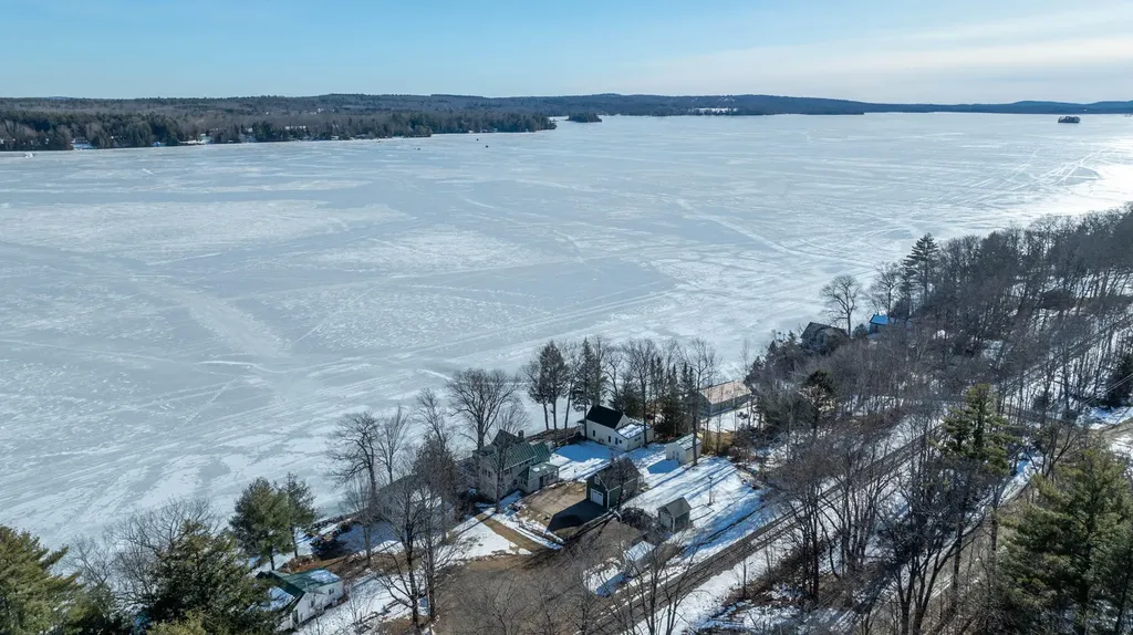 18 Kayak Lane Belgrade ME 04917