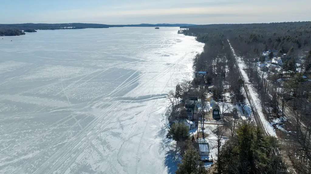 18 Kayak Lane Belgrade ME 04917