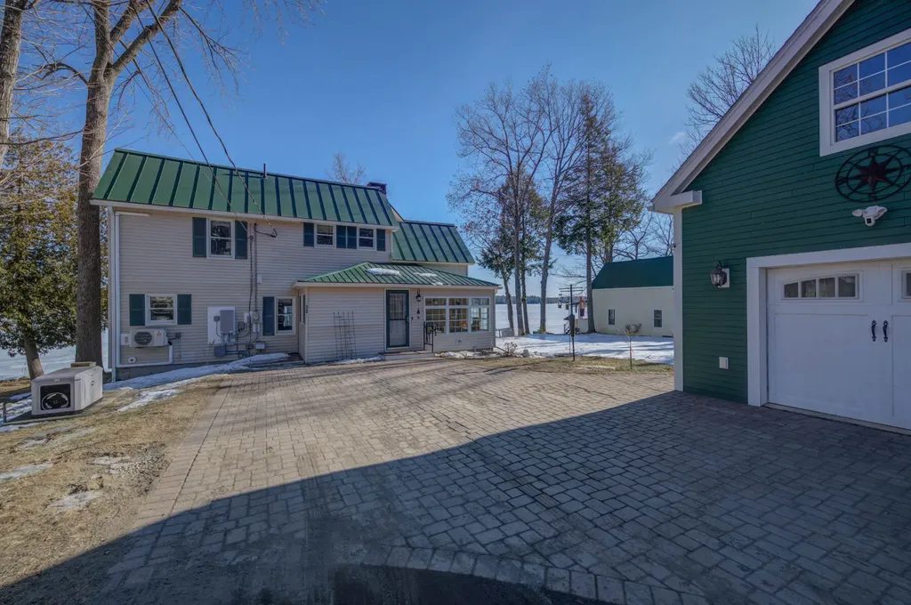 18 Kayak Lane Belgrade ME 04917