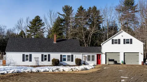 15 Russell Street Readfield ME 04355