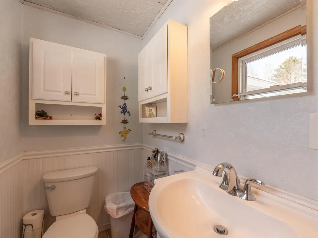 105 Costello Road Gardiner ME 04345