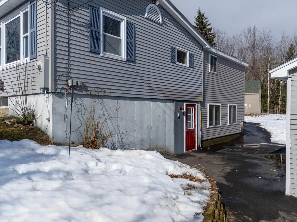 105 Costello Road Gardiner ME 04345