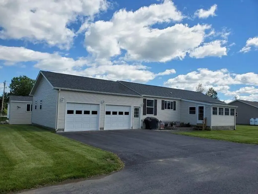 3 Hickory Drive Norway ME 04268
