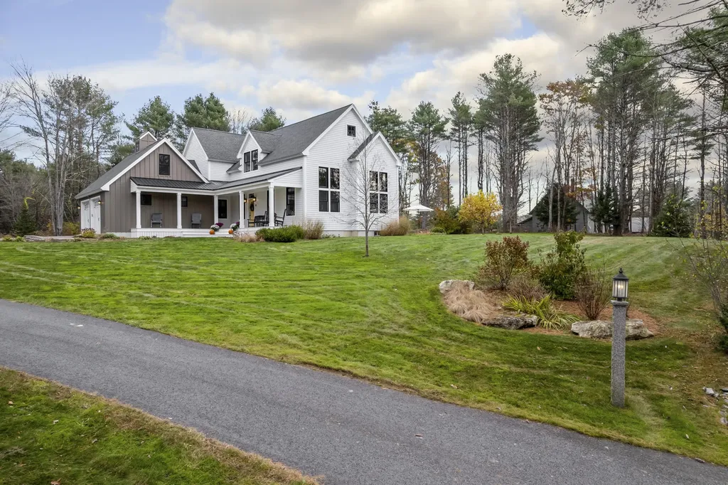 35 North Trail Brunswick ME 04011