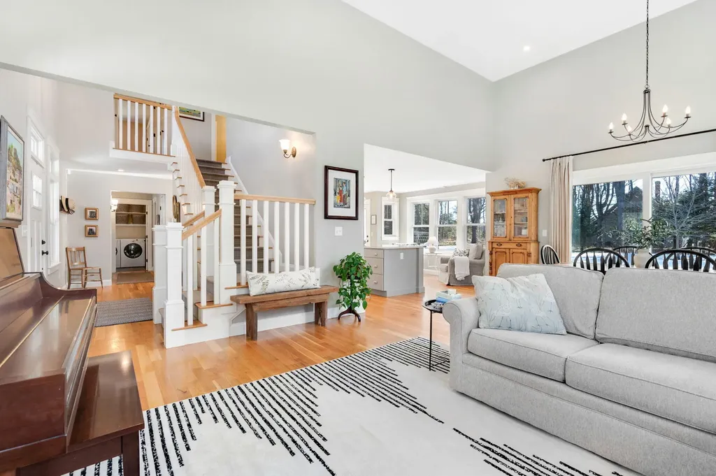 35 North Trail Brunswick ME 04011