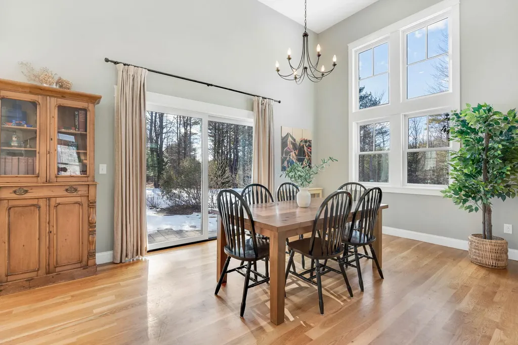 35 North Trail Brunswick ME 04011