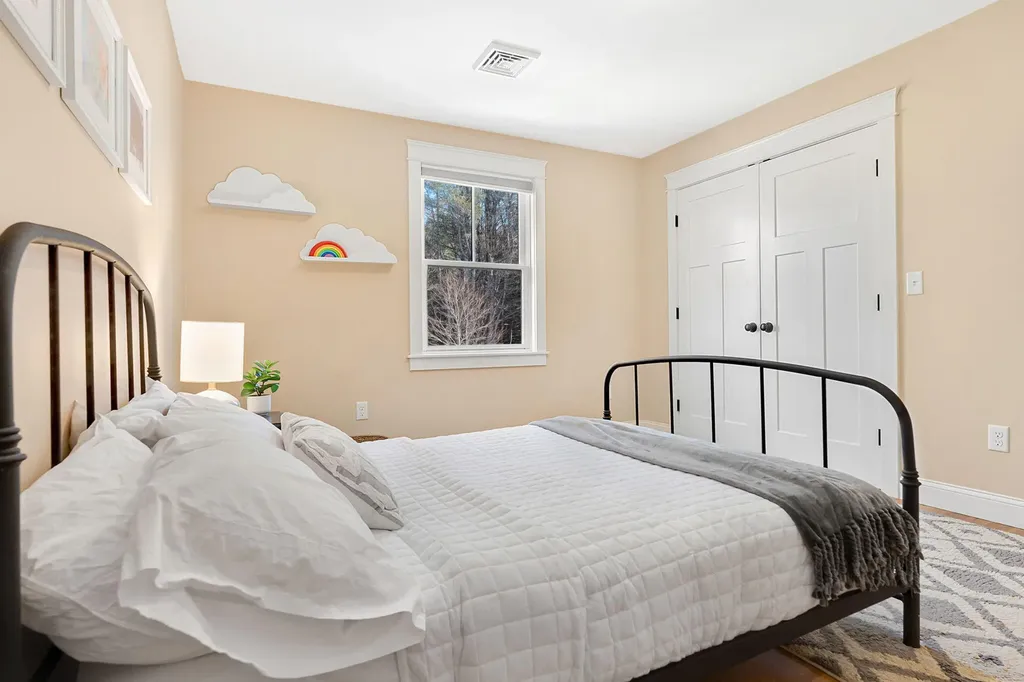 35 North Trail Brunswick ME 04011