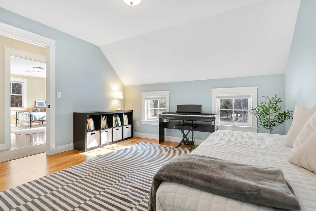 35 North Trail Brunswick ME 04011
