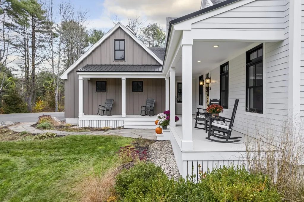 35 North Trail Brunswick ME 04011