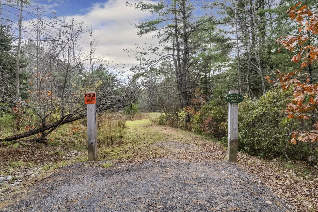 35 North Trail Brunswick ME 04011