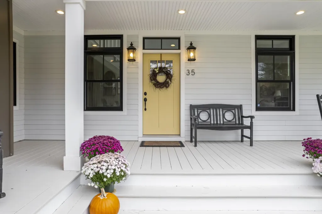 35 North Trail Brunswick ME 04011
