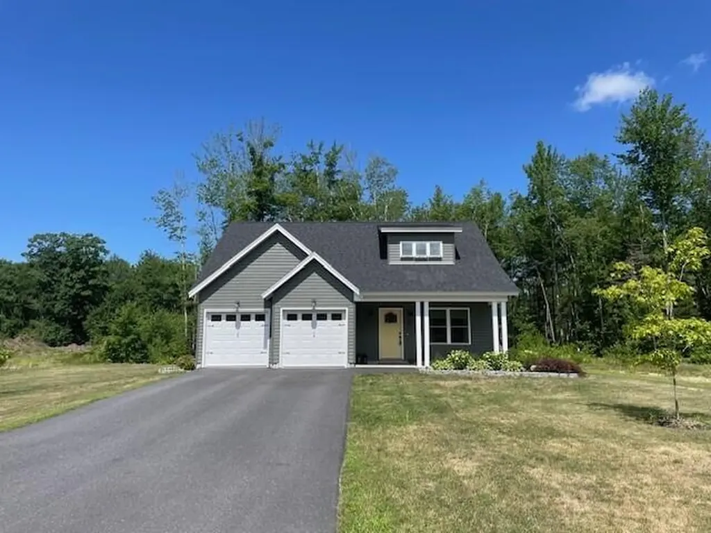 21 Beacon Drive Brunswick ME 04011