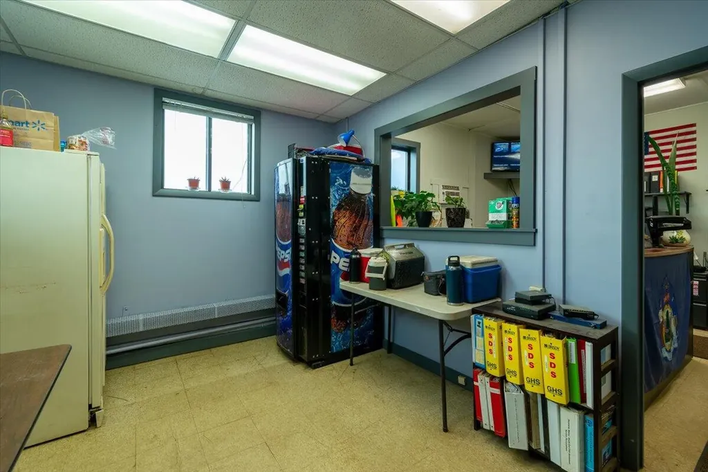 9 Burrows Street Rockland ME 04841
