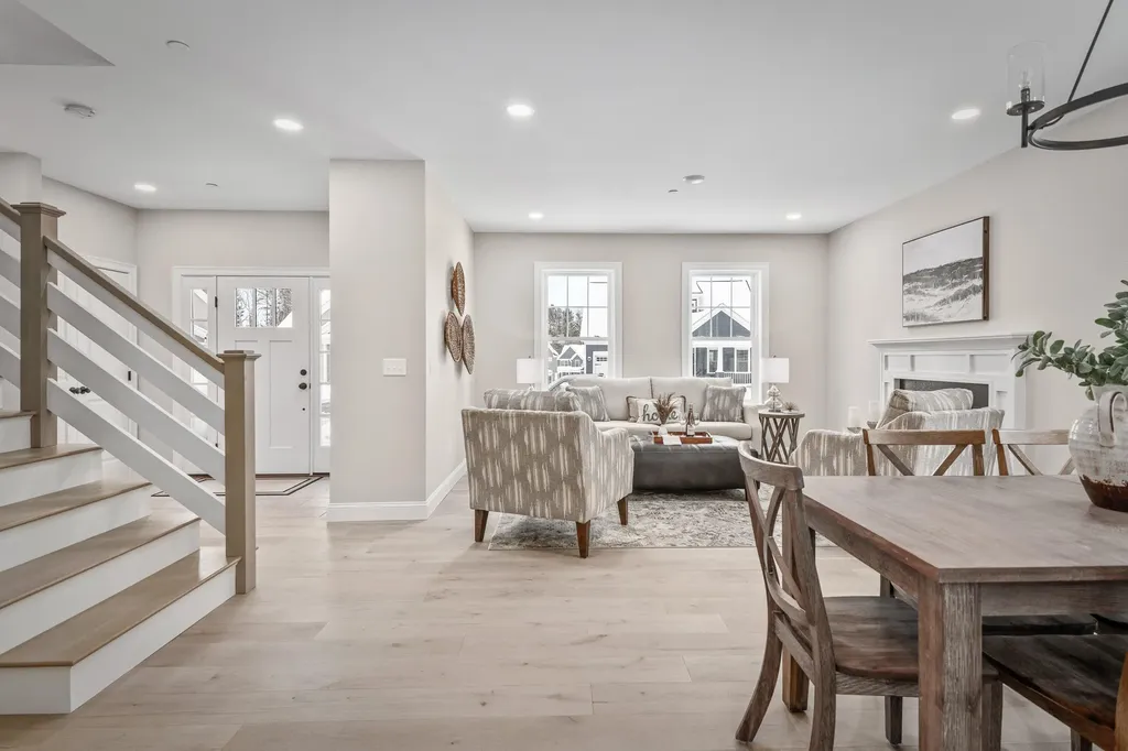 55 Owl's Nest Road Portland ME 04102