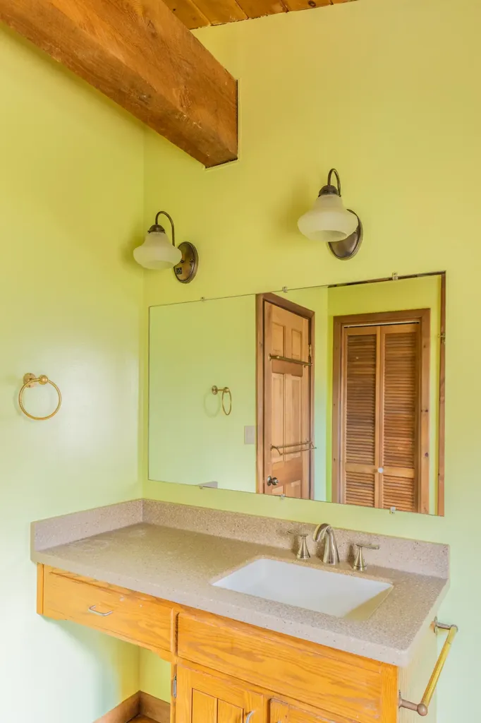 72 Old Ferry Road Phippsburg ME 04562