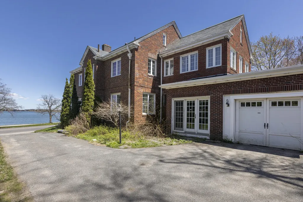 114 Baxter Boulevard Portland ME 04101