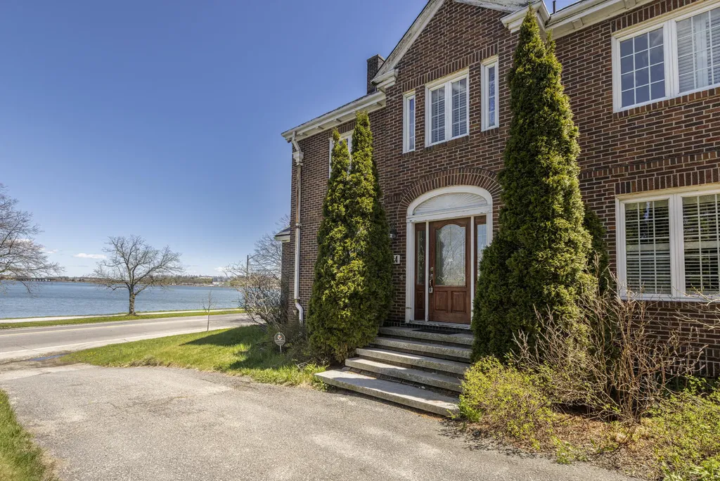 114 Baxter Boulevard Portland ME 04101