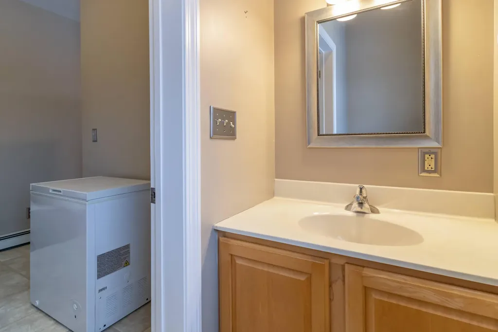 11 City View Drive Holden ME 04429