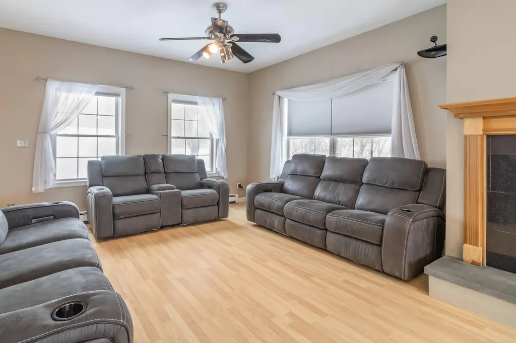 11 City View Drive Holden ME 04429