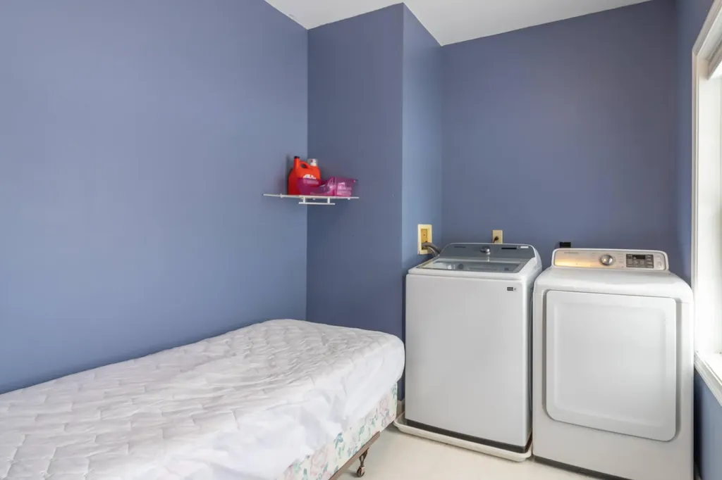 11 City View Drive Holden ME 04429