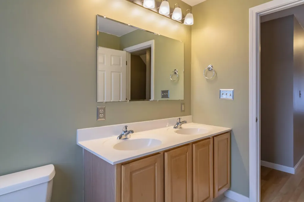 11 City View Drive Holden ME 04429