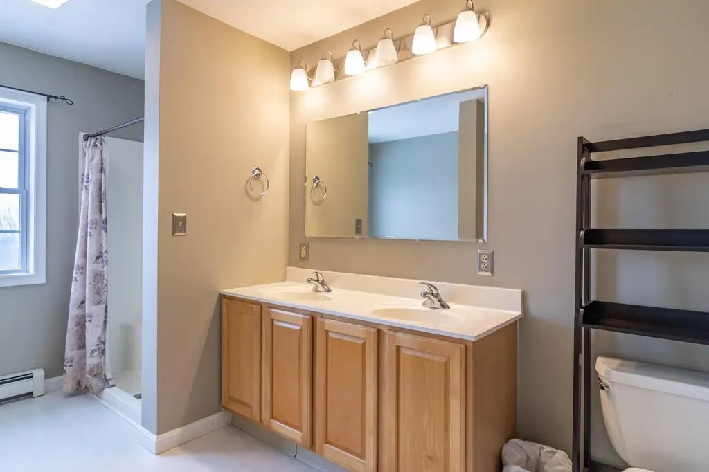 11 City View Drive Holden ME 04429