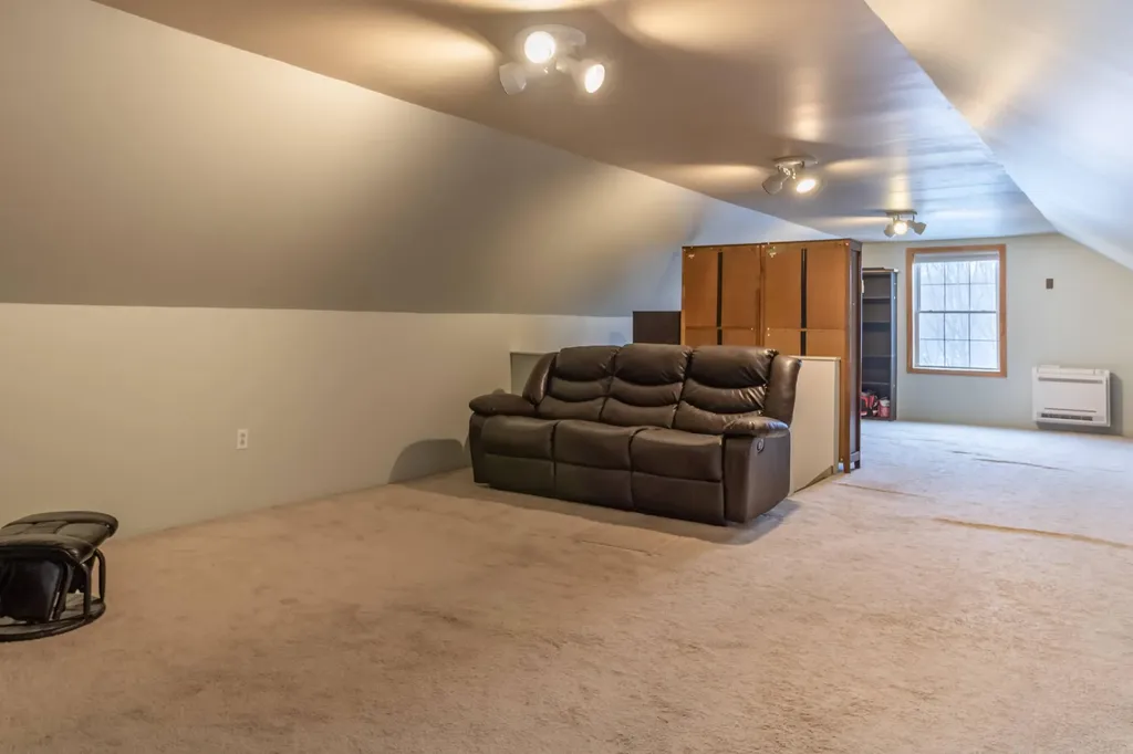 11 City View Drive Holden ME 04429