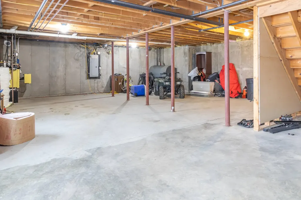 11 City View Drive Holden ME 04429