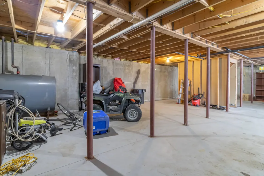 11 City View Drive Holden ME 04429