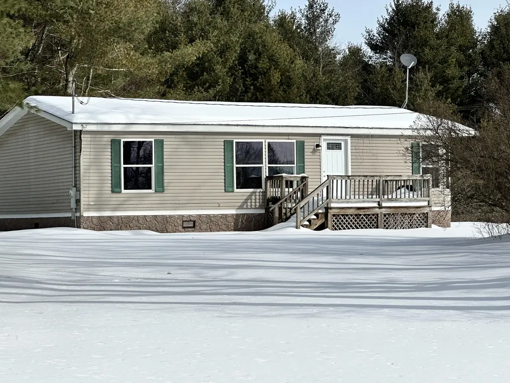90 Bond Road Corinna ME 04928