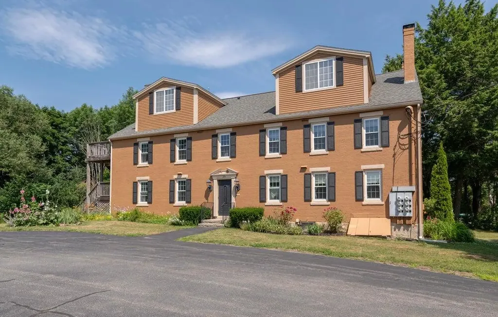20 Oak Grove Avenue Bath ME 04530