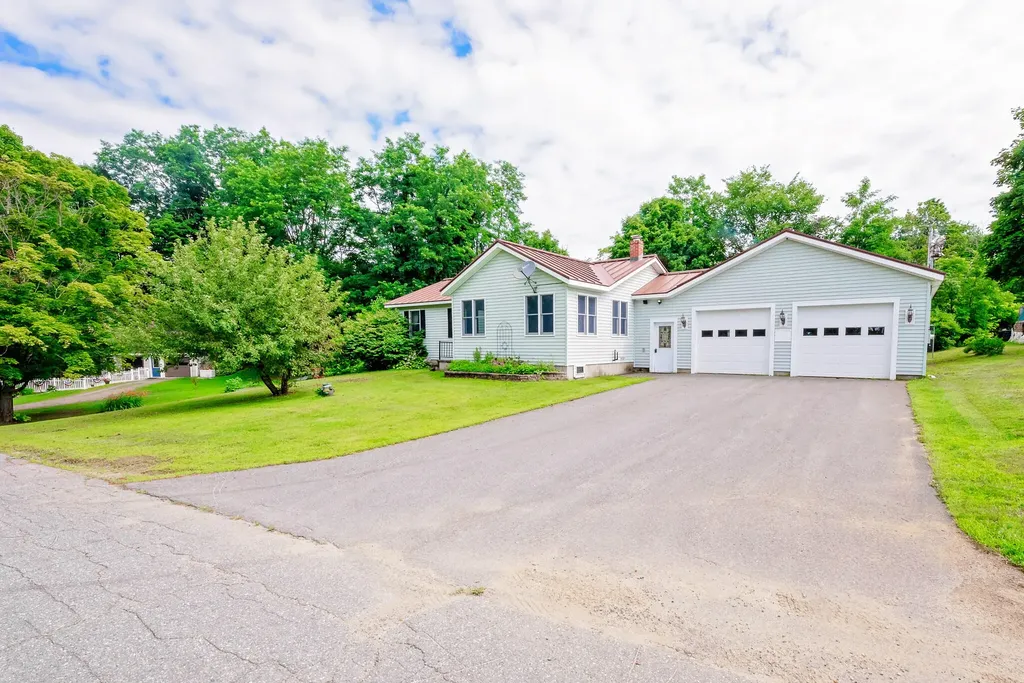 148 Stanwood Park Circle Farmington ME 04938