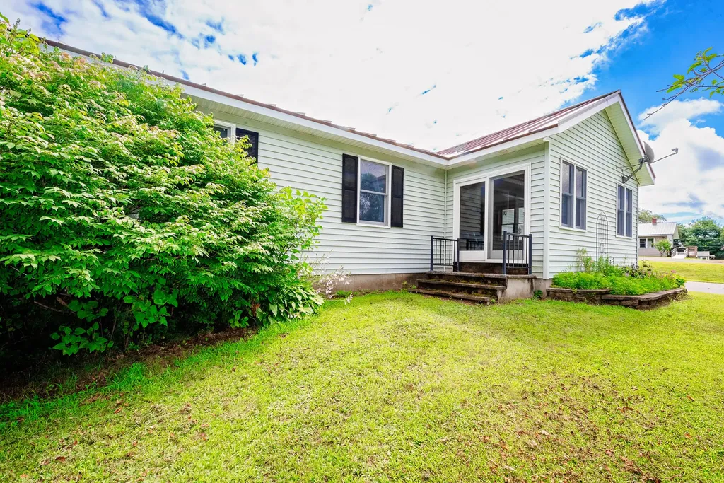 148 Stanwood Park Circle Farmington ME 04938
