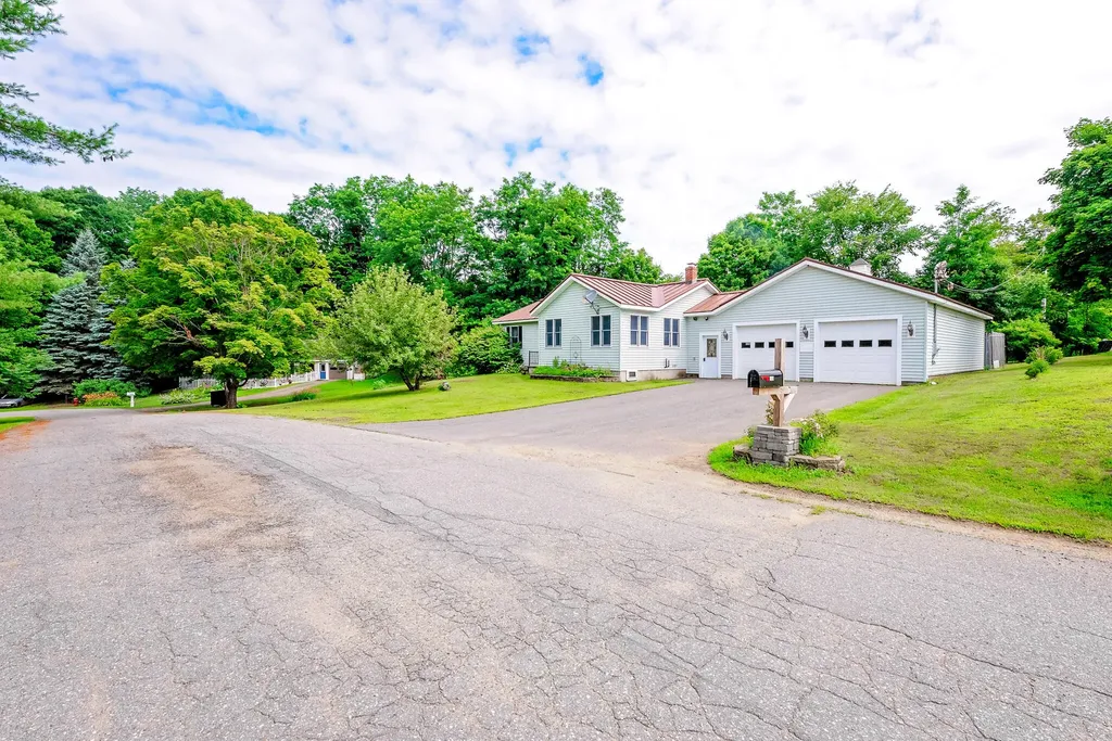148 Stanwood Park Circle Farmington ME 04938