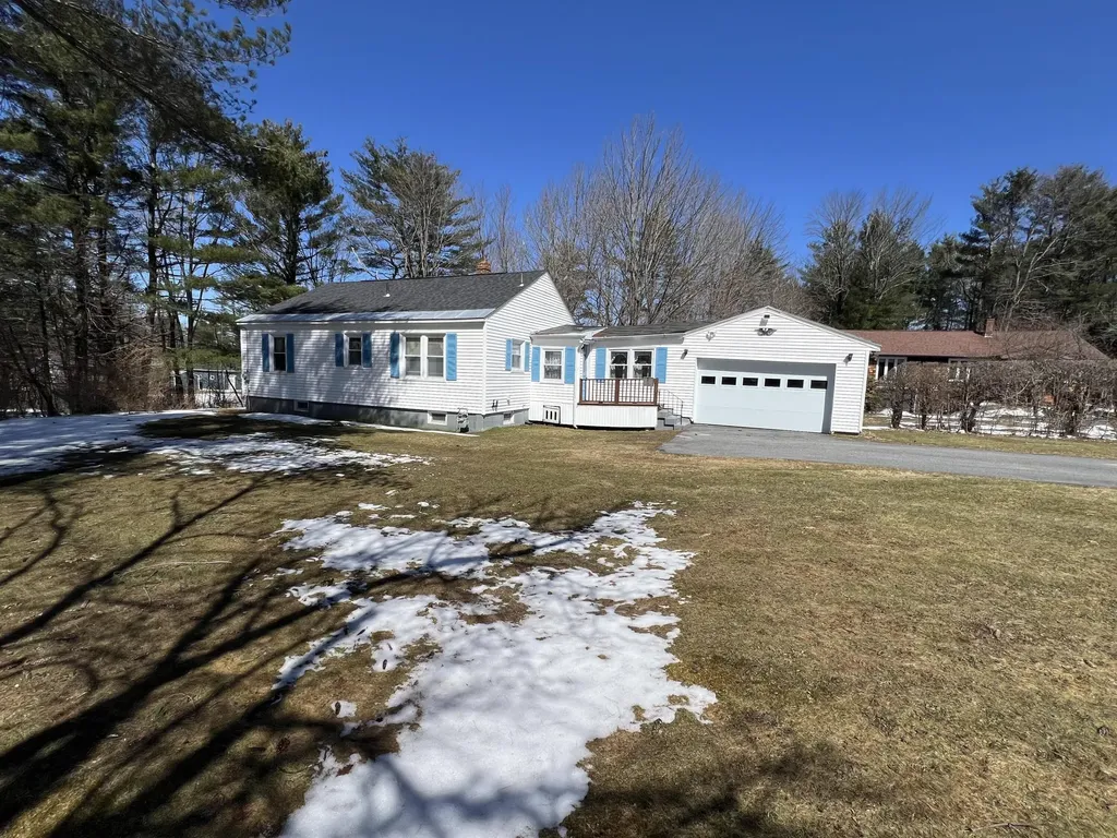 16 Roy Street Lewiston ME 04240