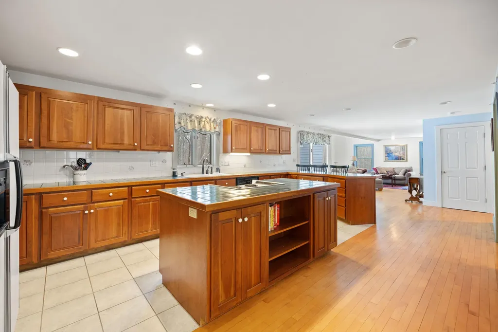 2 Autumn Circle Kennebunk ME 04043