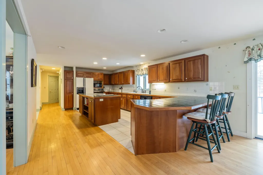 2 Autumn Circle Kennebunk ME 04043
