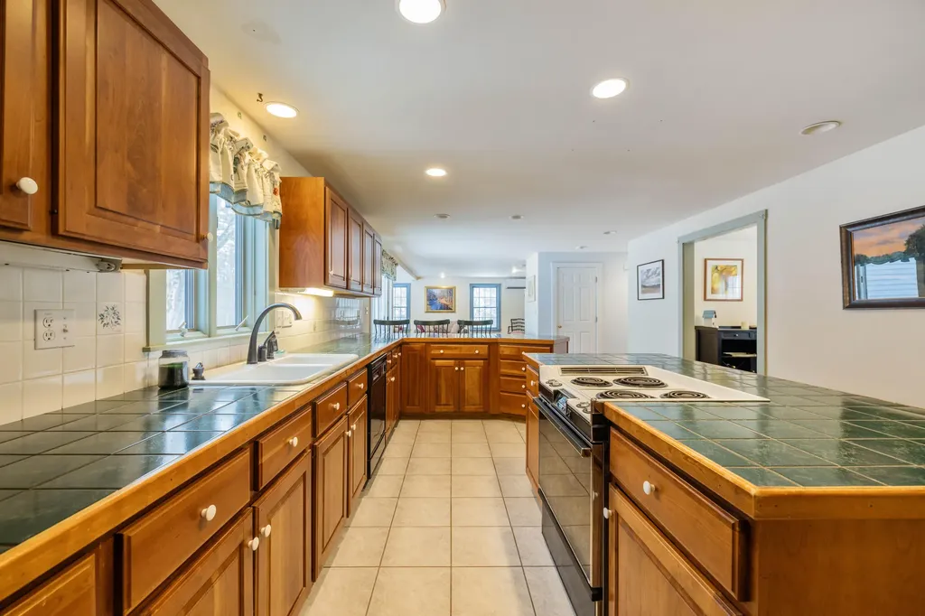 2 Autumn Circle Kennebunk ME 04043