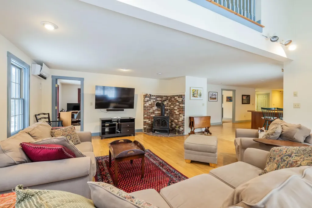 2 Autumn Circle Kennebunk ME 04043