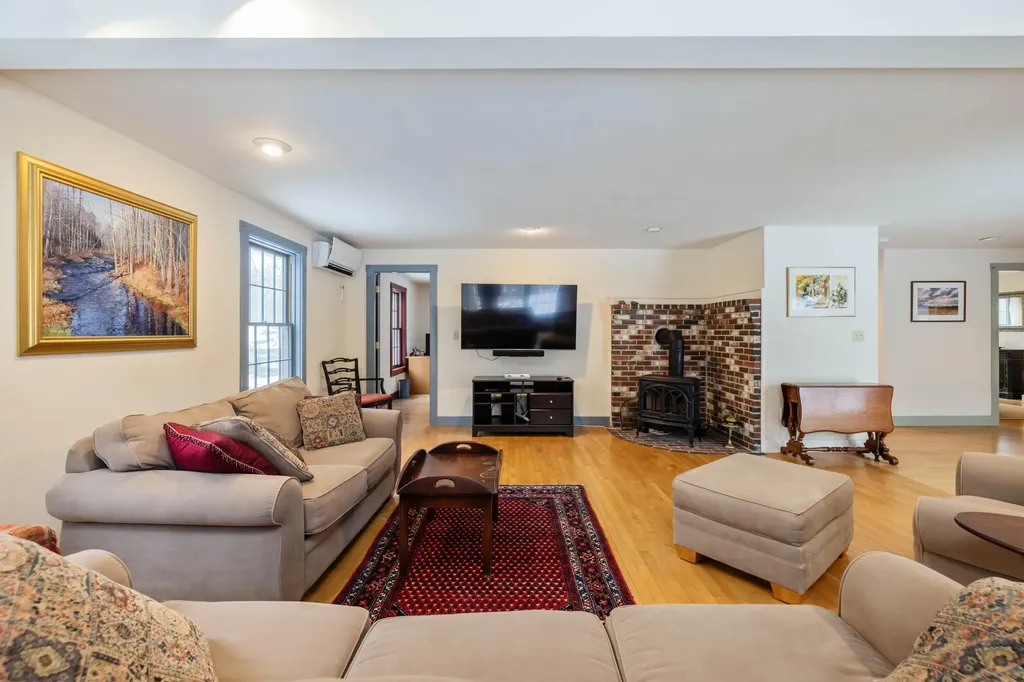 2 Autumn Circle Kennebunk ME 04043