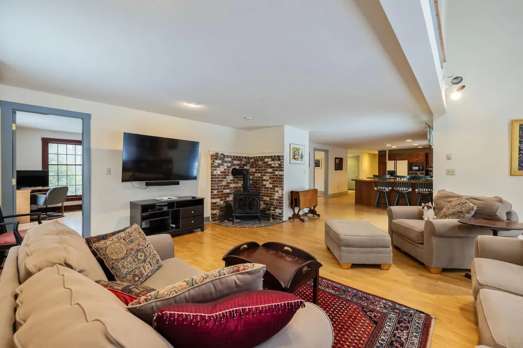 2 Autumn Circle Kennebunk ME 04043