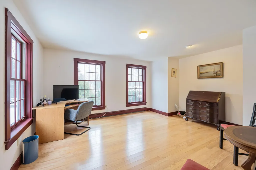 2 Autumn Circle Kennebunk ME 04043